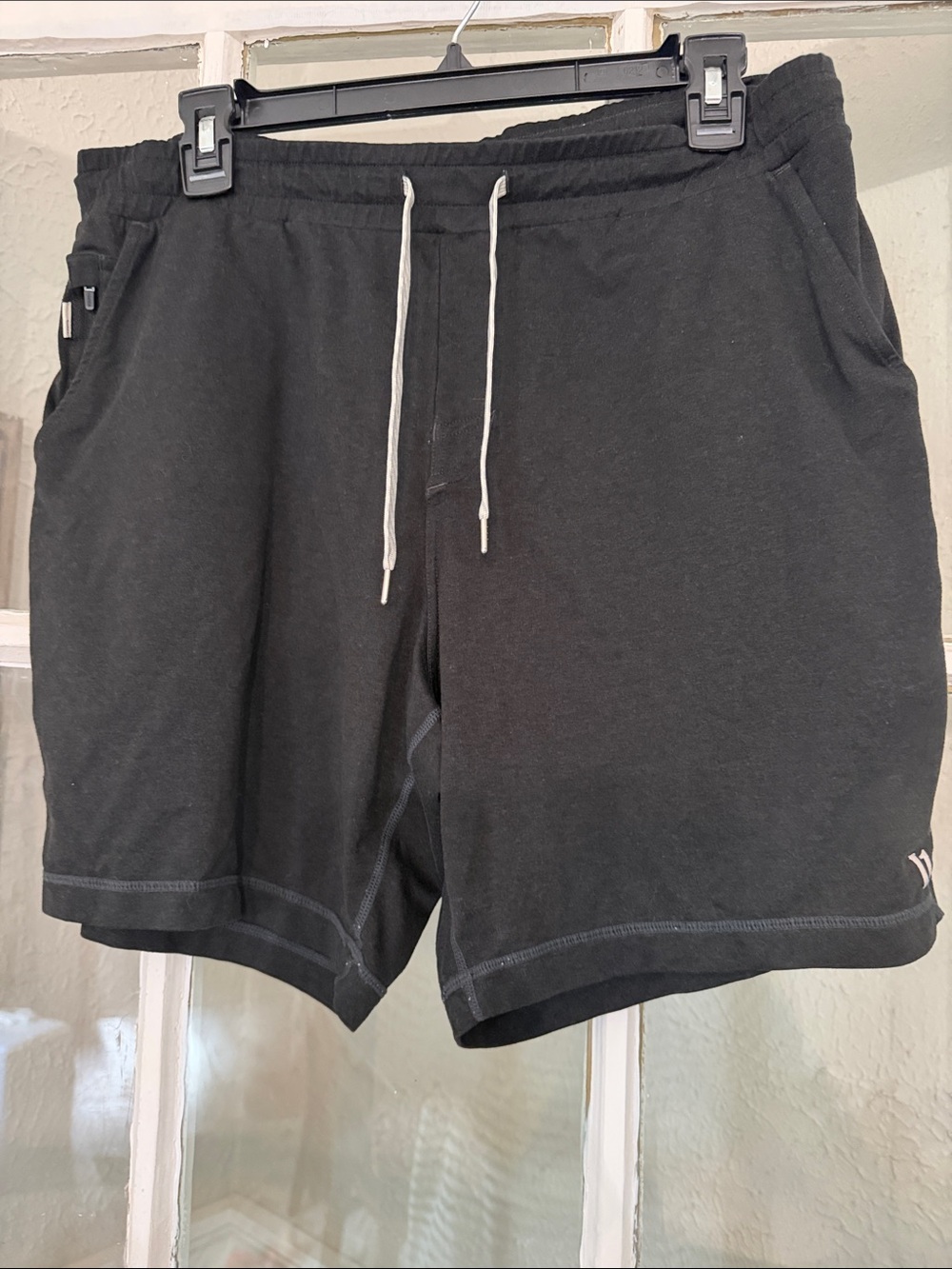 Vuori Men's Black Athletic Drawstring Shorts - Unbranded